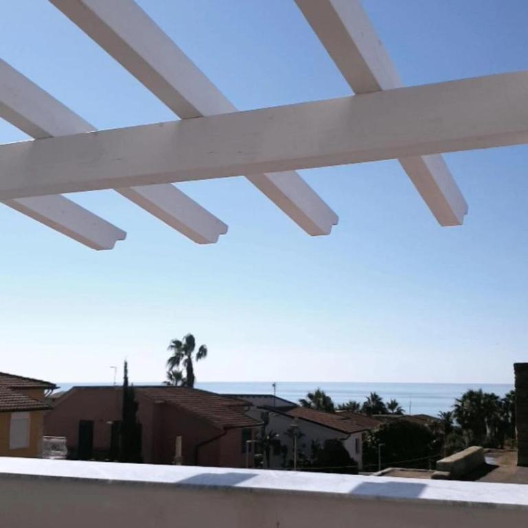 Casa Villaggio Pirandello - Camera Matrimoniale con Balcone e Vista Mare - 2
