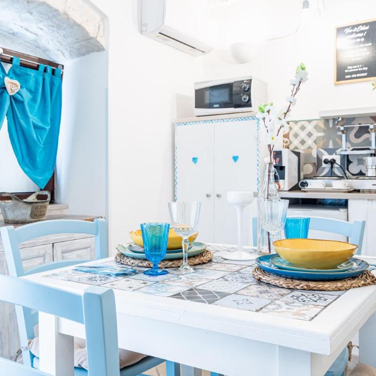 Vico di Ostuni Stone Houses in the Heart of Ostuni by Rentbeat - Casa con 1 Camera da Letto - 2