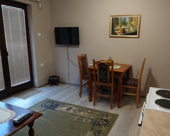 Pet Omorika - Apartman sa 1 Spavaćom Sobom - 4