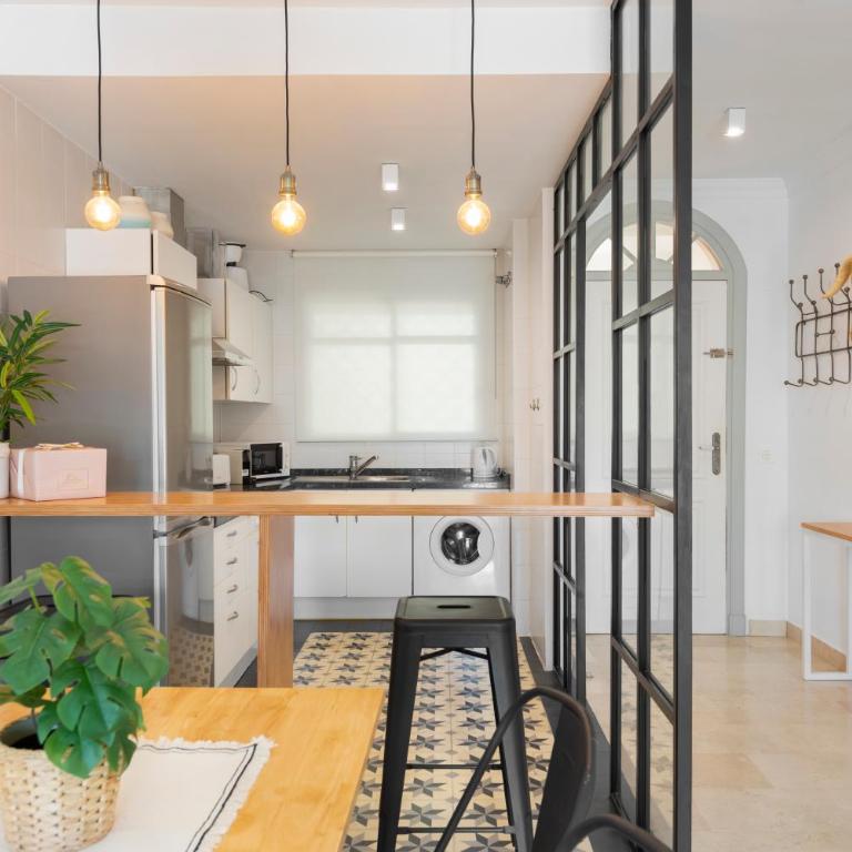 Bright 2 Bedroom apartment with parking space and swimming pools in Aloha Gardens - Two-Bedroom Apartment - 14