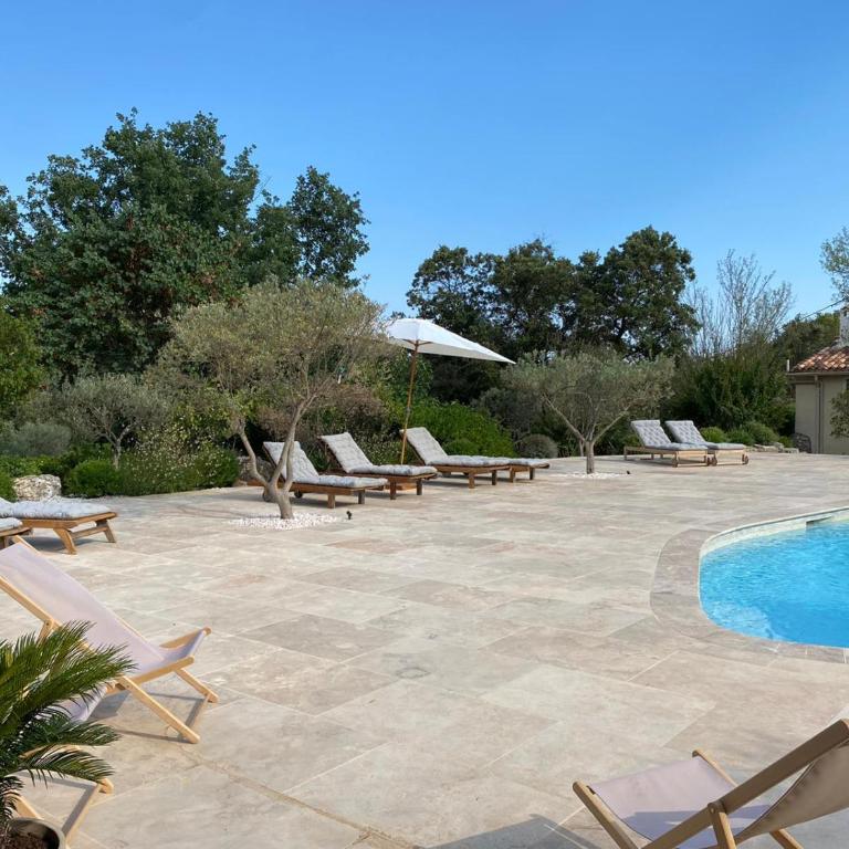 Charming, chic, secluded villa within walking distance from Lorgues - Villa - 61