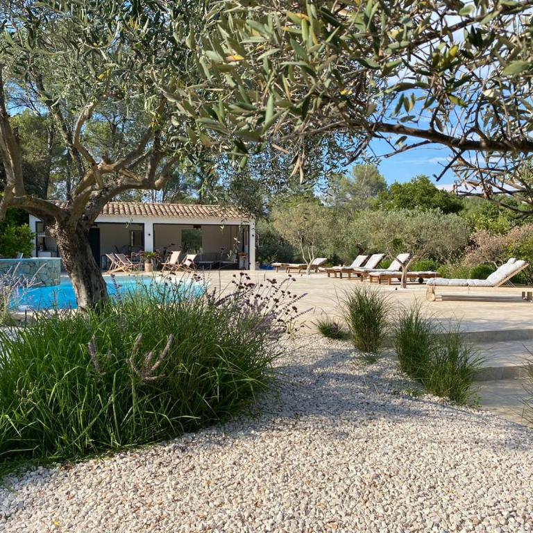 Charming, chic, secluded villa within walking distance from Lorgues - Villa - 8