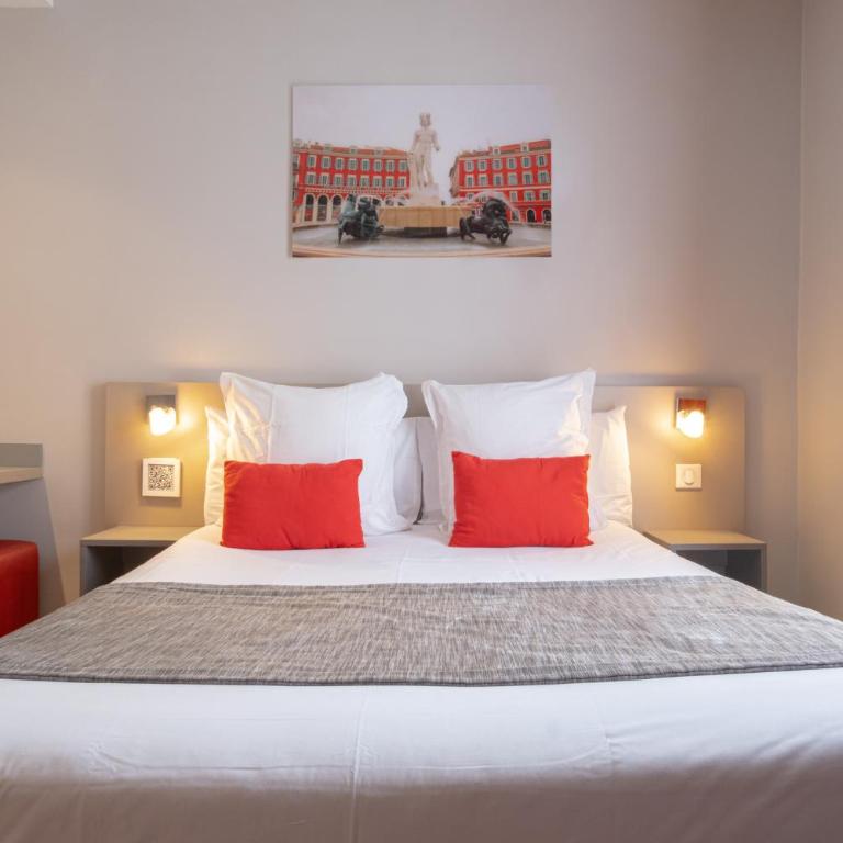 Hôtel de la Fontaine - Chambre Double ou Lits Jumeaux Standard - Côté Rue - 1