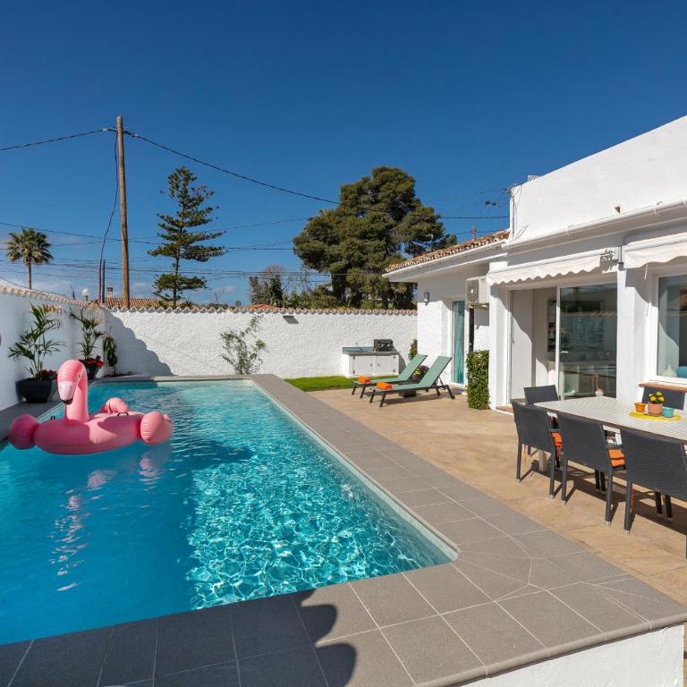 Spanish style, elegant 3 bedroom villa - 5 minutes from the beach! - Casa de 3 dormitorios - 25