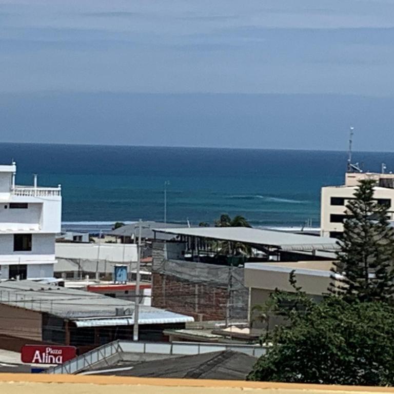 Departamento a Pocos Minutos de Playa el Murciélago Manta - Ecuador - Apartment with Balcony - 1