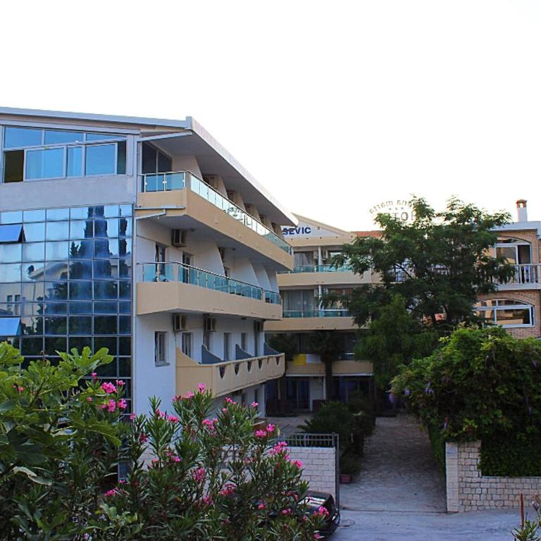 Sirena Marta - Trokrevetna Soba sa Balkonom - 7