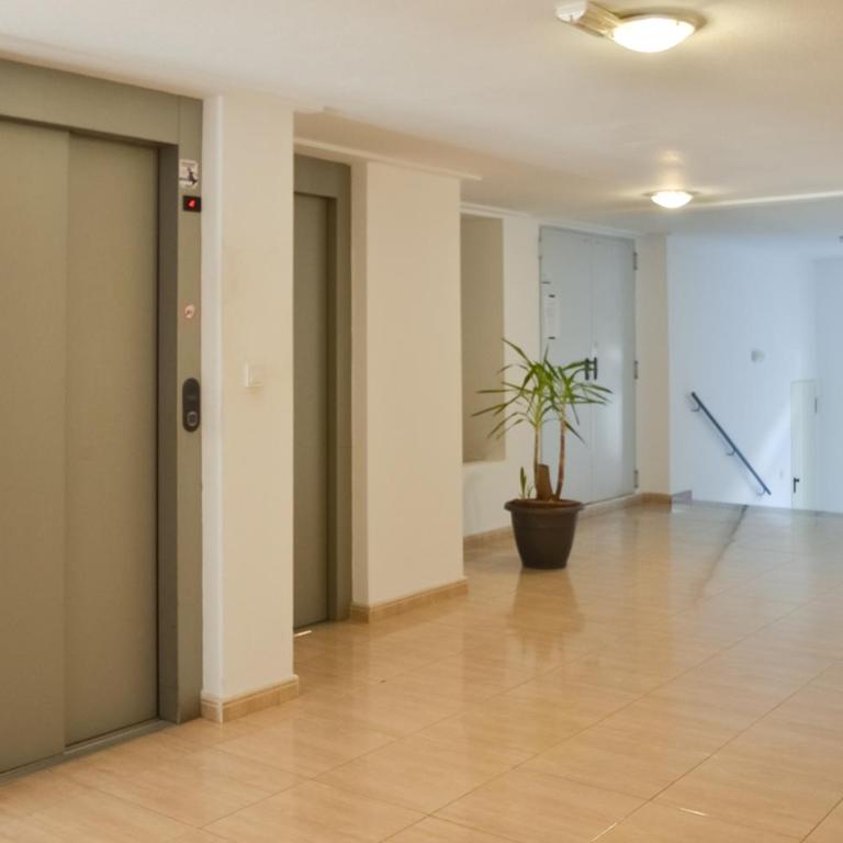 Schöne Wohnung mit Pool , Wi-Fi und privat Garage - Apartamento de 1 dormitorio - 35