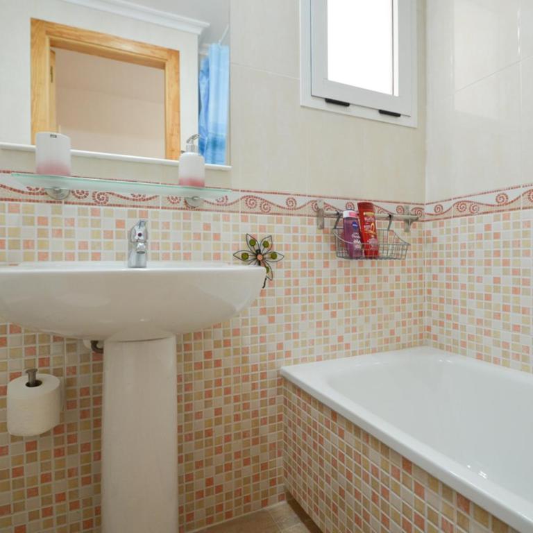 Schöne Wohnung mit Pool , Wi-Fi und privat Garage - Apartamento de 1 dormitorio - 25