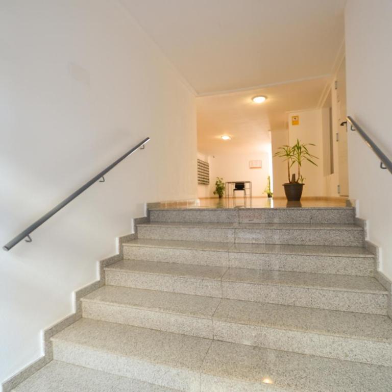 Schöne Wohnung mit Pool , Wi-Fi und privat Garage - Apartamento de 1 dormitorio - 55
