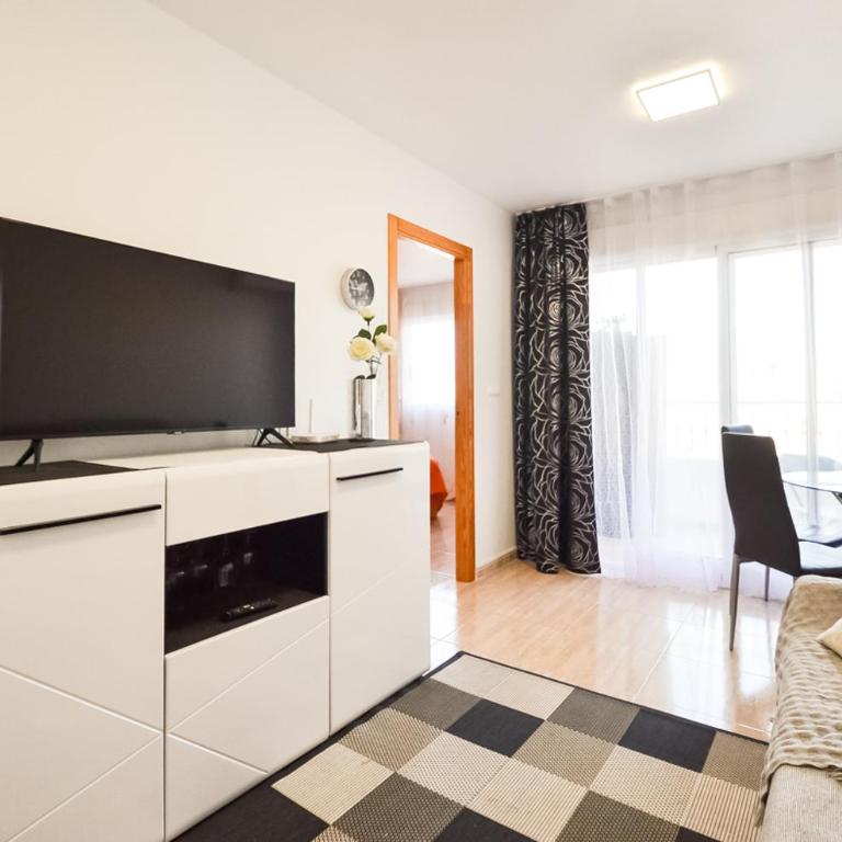 Schöne Wohnung mit Pool , Wi-Fi und privat Garage - Apartamento de 1 dormitorio - 6
