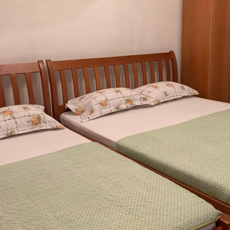 Apartments Nuhi - Porodična Soba sa Balkonom - 9