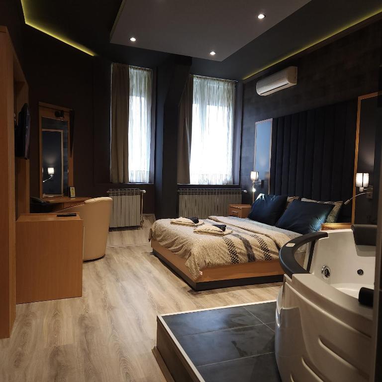 IN CLUB - Dvokrevetna Soba sa Bračnim Krevetom i Spa Kadom - 4