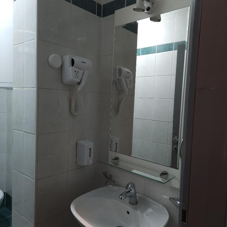 IN CLUB - Dvokrevetna Soba sa Bračnim Krevetom i Spa Kadom - 9