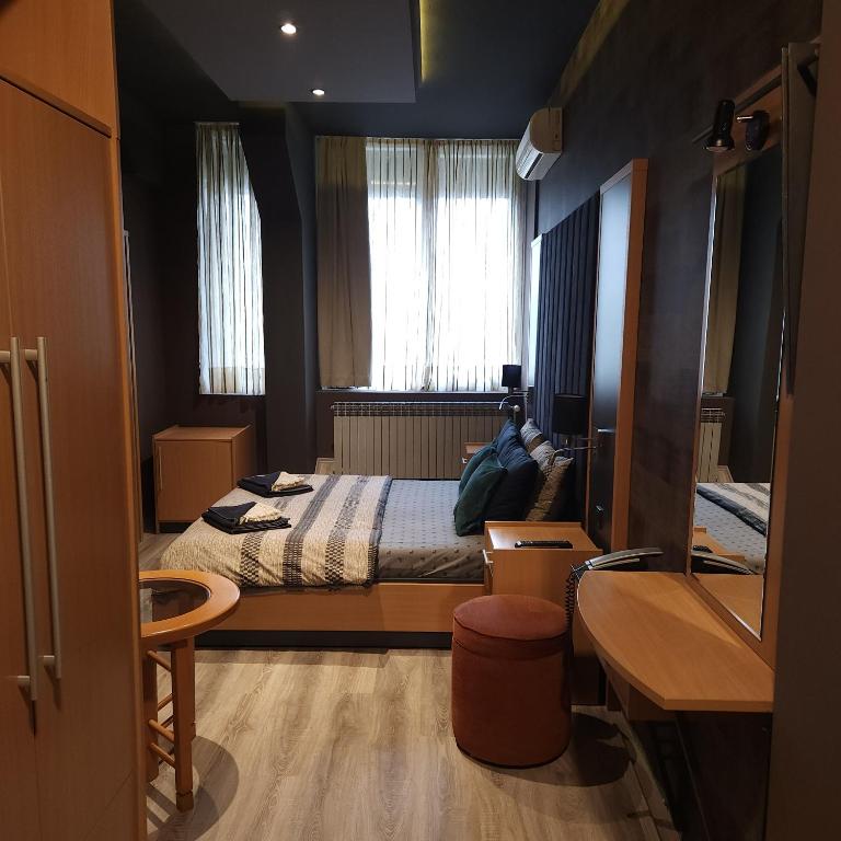 IN CLUB - Standardna Dvokrevetna Soba sa Bračnim Krevetom/Zasebnim Krevetima - 8