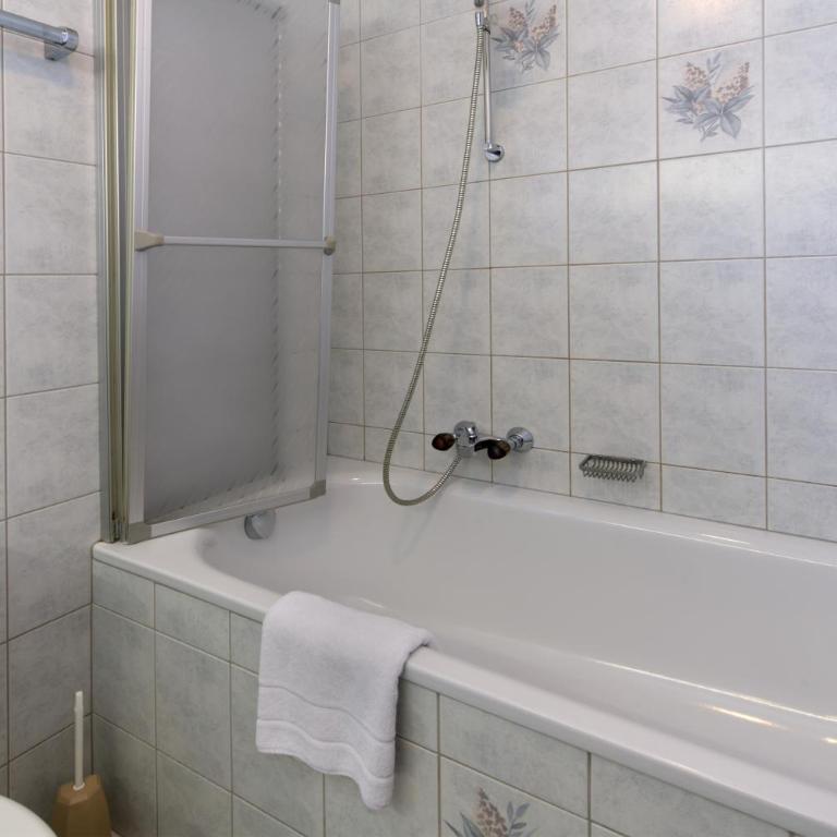 Ostbacher Stern - Classic Apartment mit 1 Schlafzimmer - 8