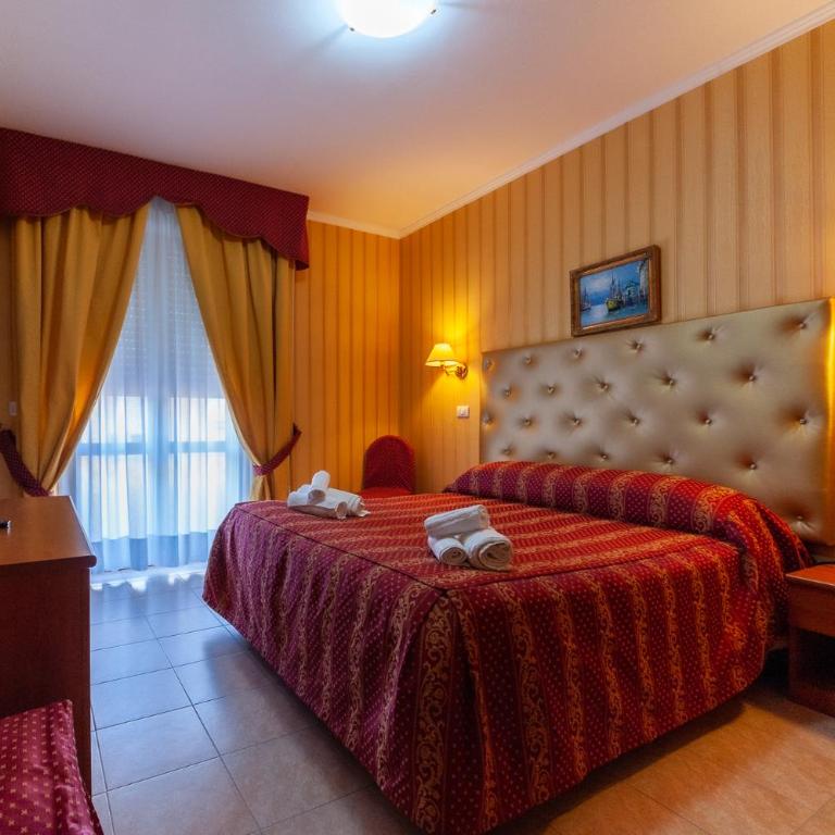 Loriana Park Hotel Sul Lago - Camera Matrimoniale Standard con Balcone - 1