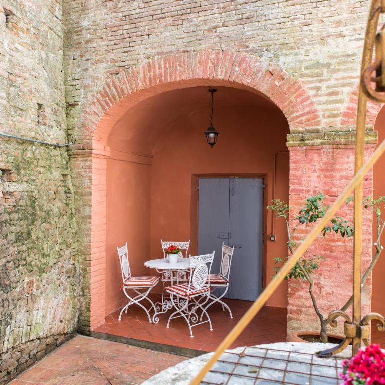Piazza Paradiso Accommodation - One-Bedroom Apartment - Separate Building - 12