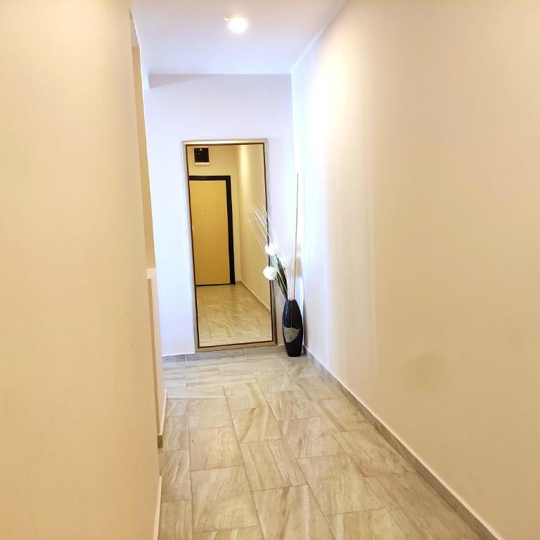 Skyline View Apt & Pool Retreat - Apartman sa 2 Spavaće Sobe - 12
