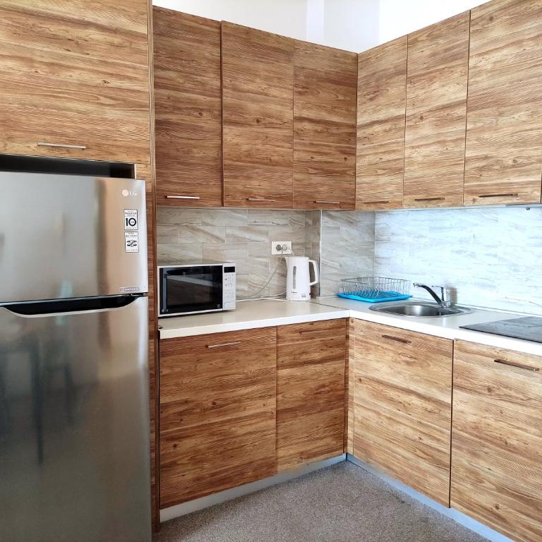 Skyline View Apt & Pool Retreat - Apartman sa 2 Spavaće Sobe - 9