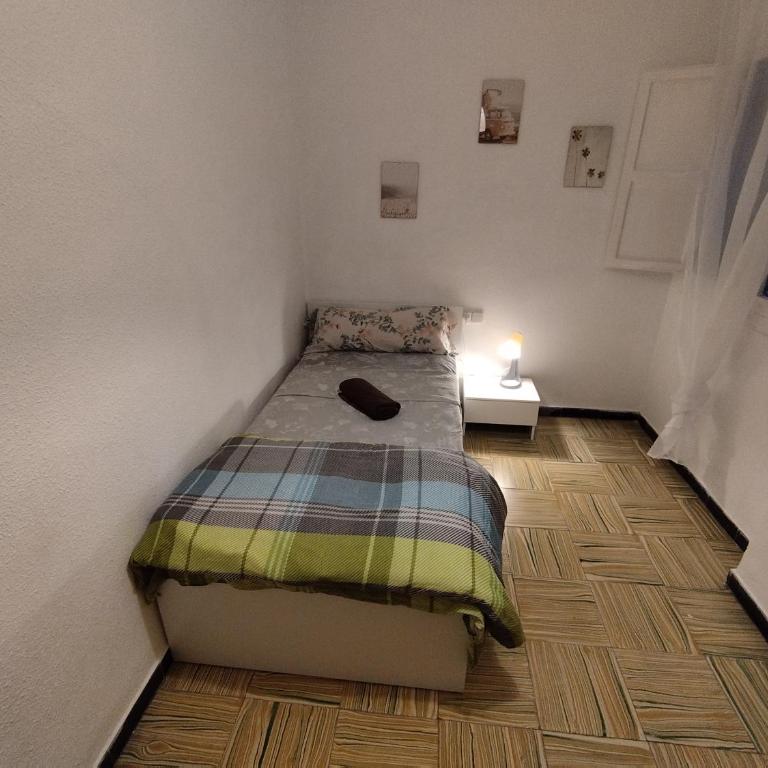 Habitaciónes Cerca del Centro - Standard Single Room with Shared Bathroom - 1
