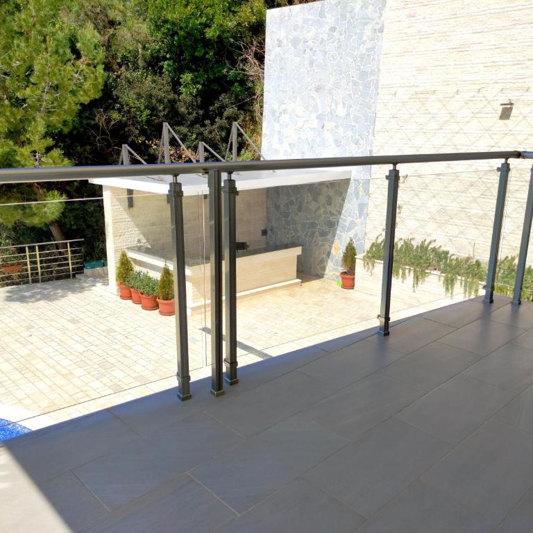 Skyline View Apt & Pool Retreat - Apartman sa 2 Spavaće Sobe - 6