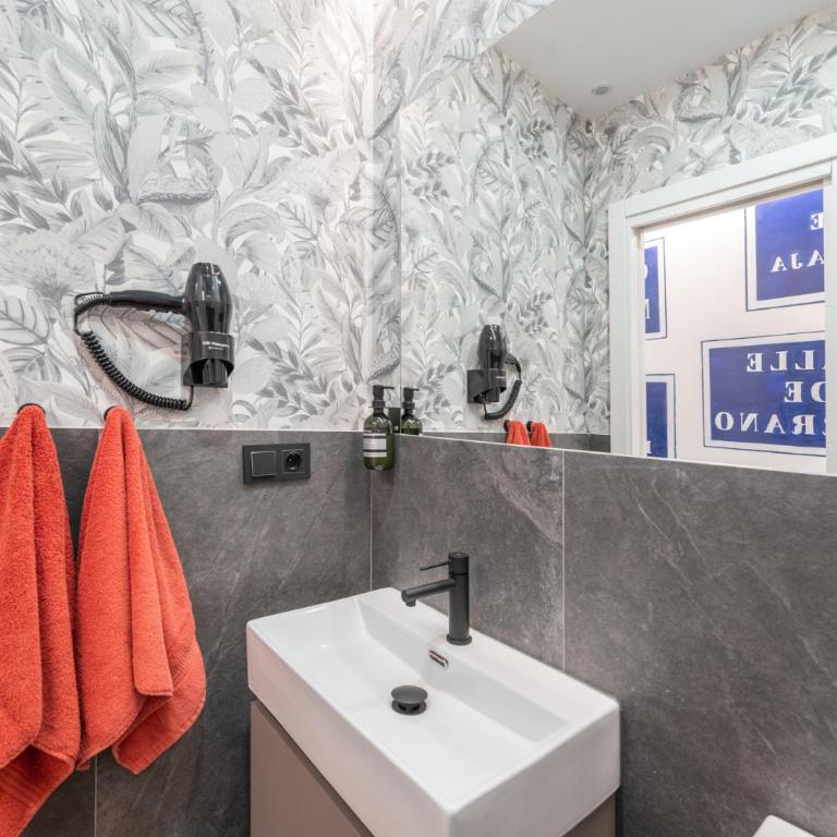The HEART of the CITY, SOL, by MONARO***** - Apartamento Superior - 84