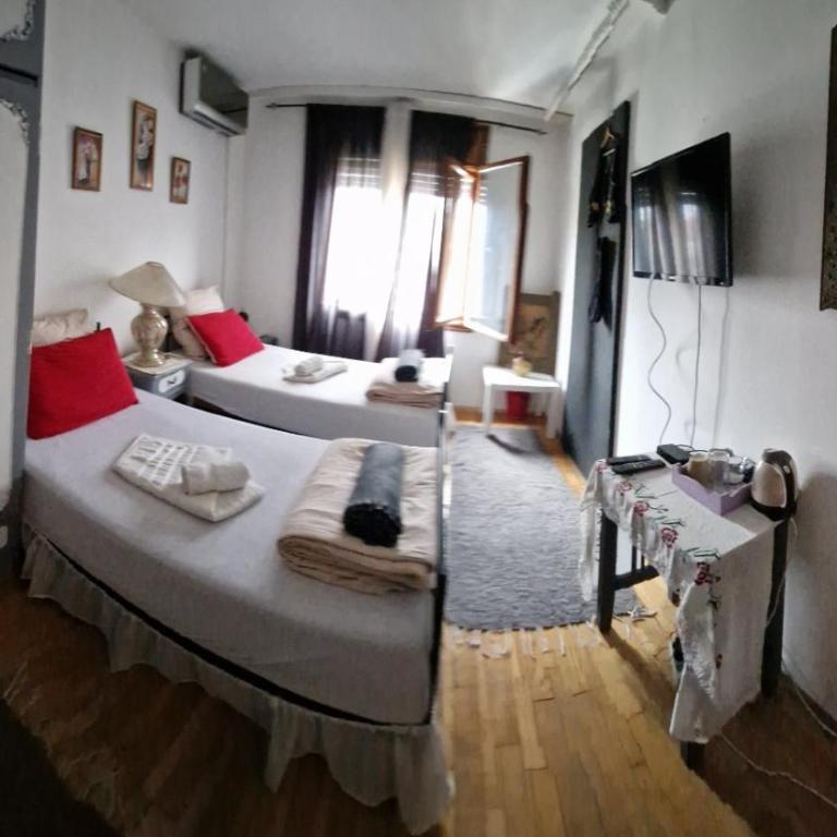 Noa.s Pansion 88 - Deluks Dvokrevetna Soba sa Bračnim Krevetom i Tušem - 2