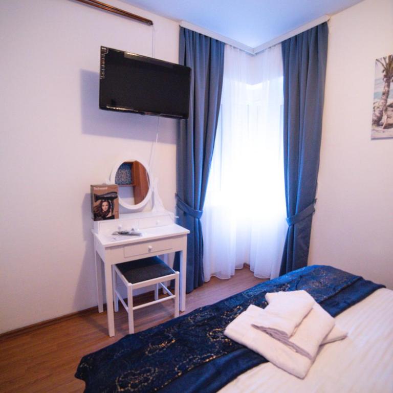 FOR-A Apartmani - Apartment with Balcony - 5