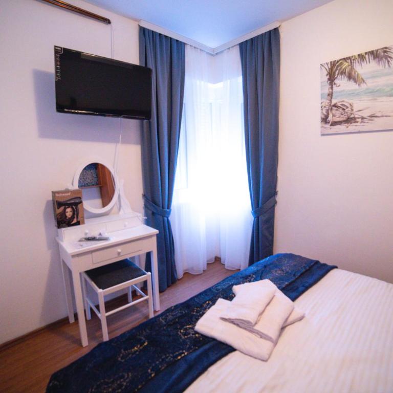 FOR-A Apartmani - Apartment with Balcony - 6