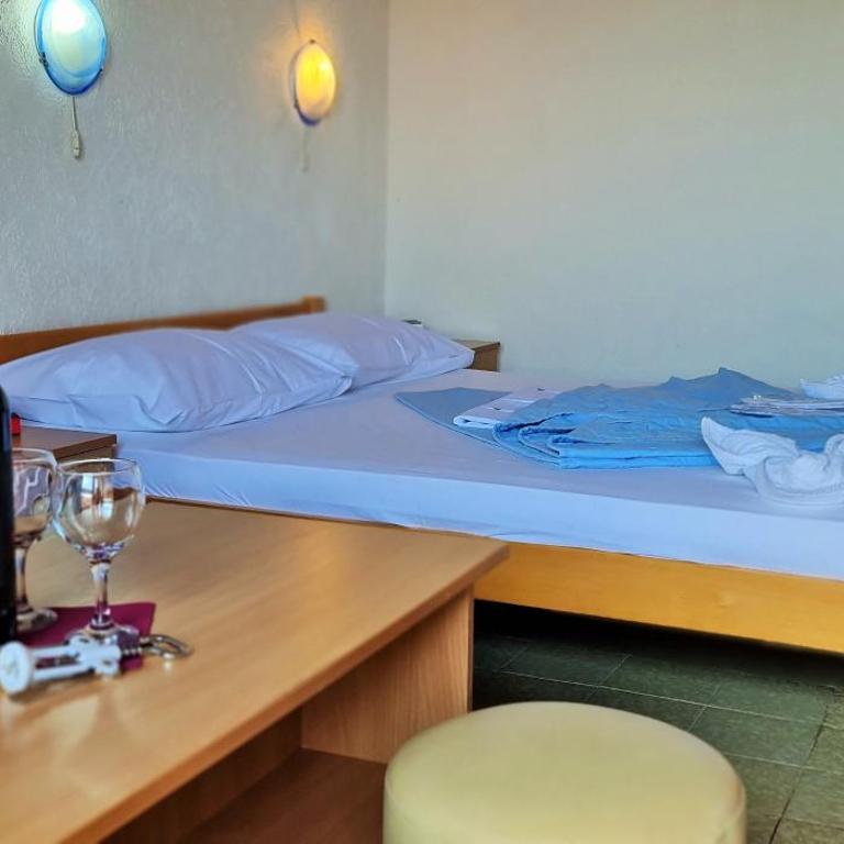FKK Ada Bojana - Dvokrevetna Soba sa Bračnim Krevetom sa Balkonom i Pogledom na More - 26