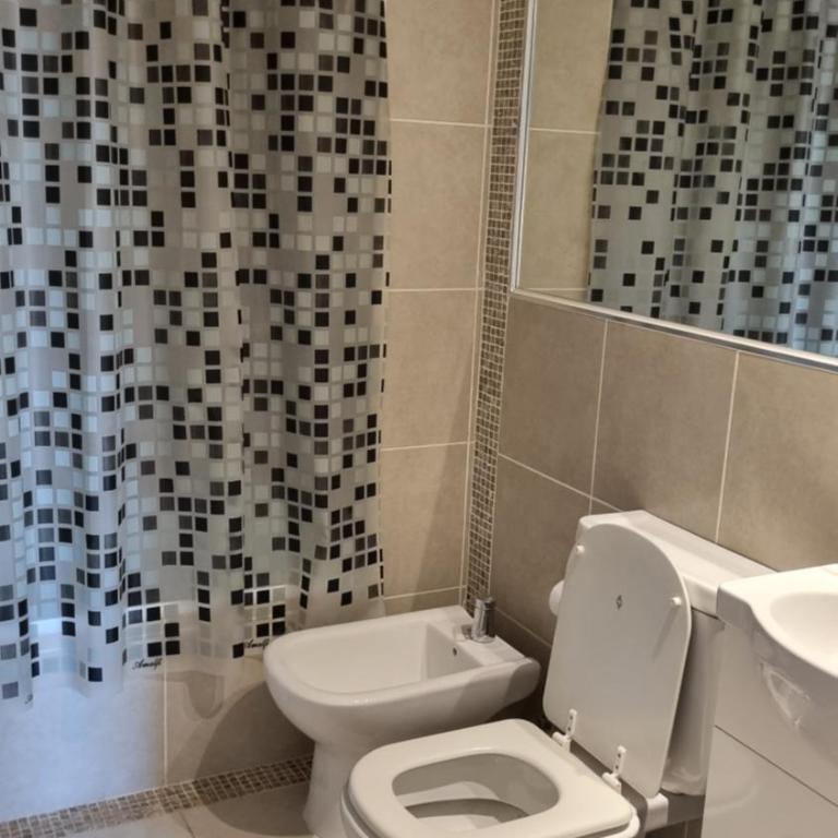 Dpto temporario a metros de la terminal y hospital de niños - Apartamento de 1 dormitorio - 28