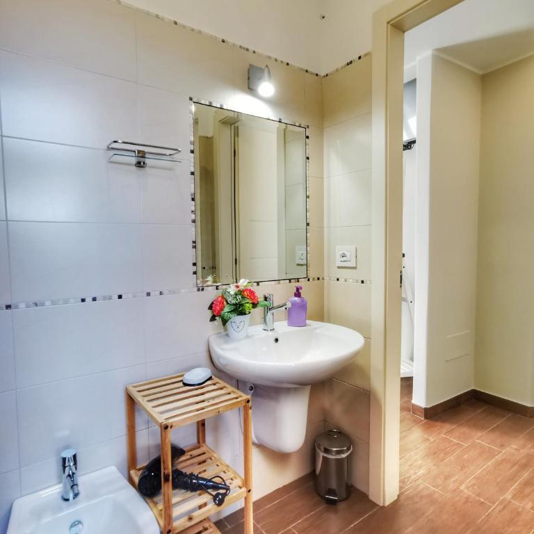 Suite 5 Monopoli - Camera Matrimoniale con Bagno Privato - 7