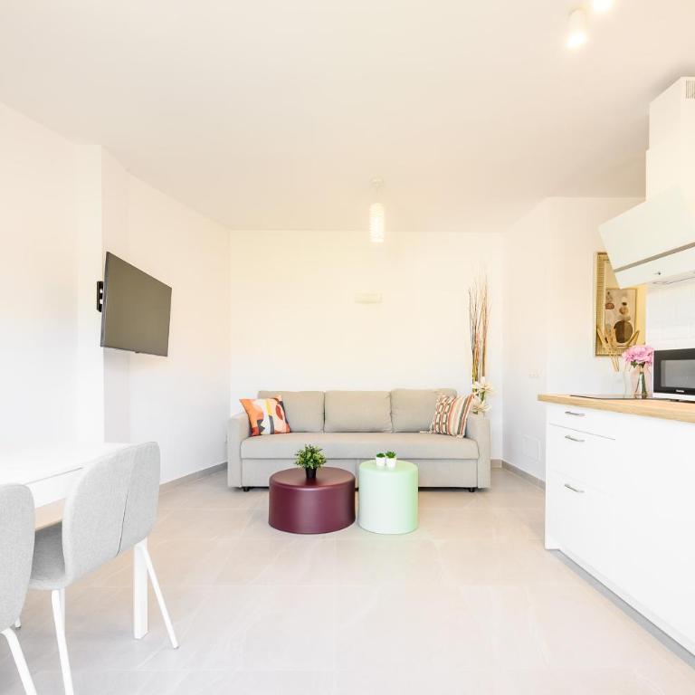 2 bedroom, new, 1 min to the beach, city center- Picasso by 10ToSea - Two-Bedroom Apartment - 10