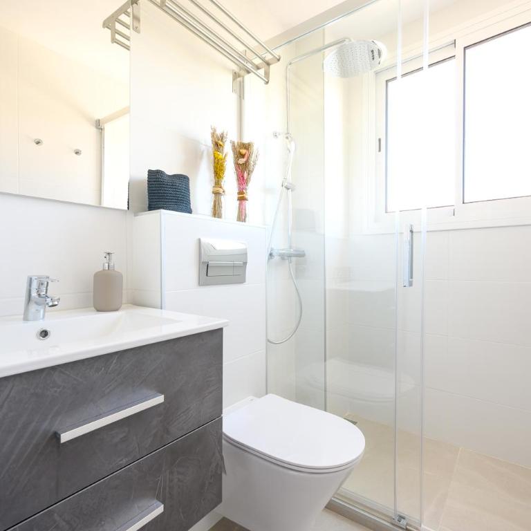 2 bedroom, new, 1 min to the beach, city center- Picasso by 10ToSea - Two-Bedroom Apartment - 12
