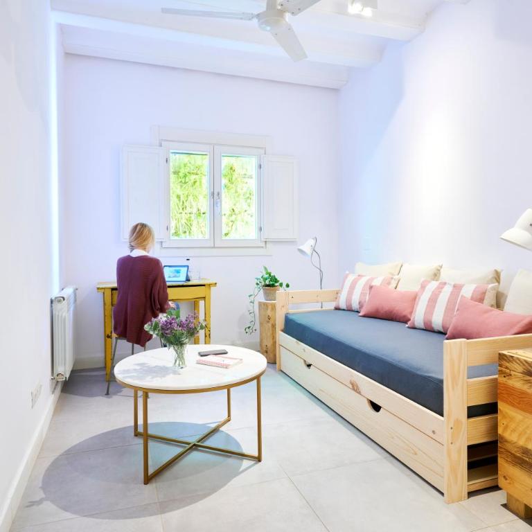 Eco Boutique Hostal Grau - Family Studio with Kitchenette - 2