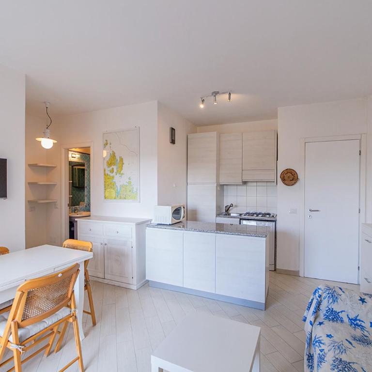 Laureliving Holiday Home Cala Maiore 01 - Appartamento con 2 Camere da Letto - 4