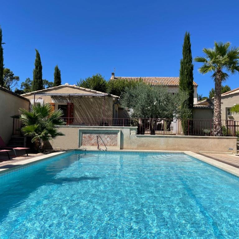 Les Célestins - Studios indépendants - Studio - Vue sur Piscine - 12