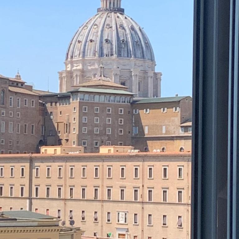 R.C. Vatican View - Luxus Dreibettzimmer - 2