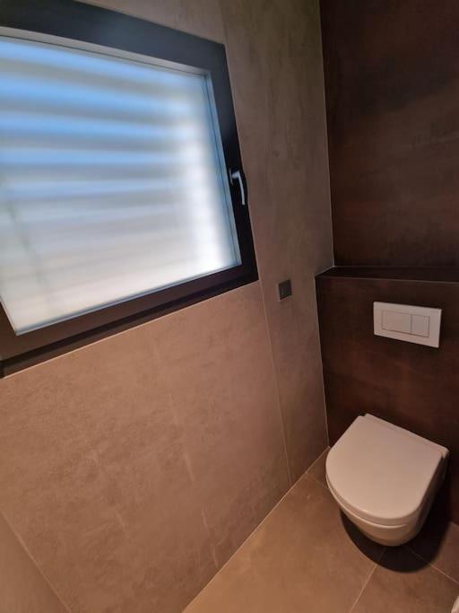 Magnifique studio au bord du lac du Bourget à proximité d'Aix-les-Bains - Appartement 1 Chambre - 39