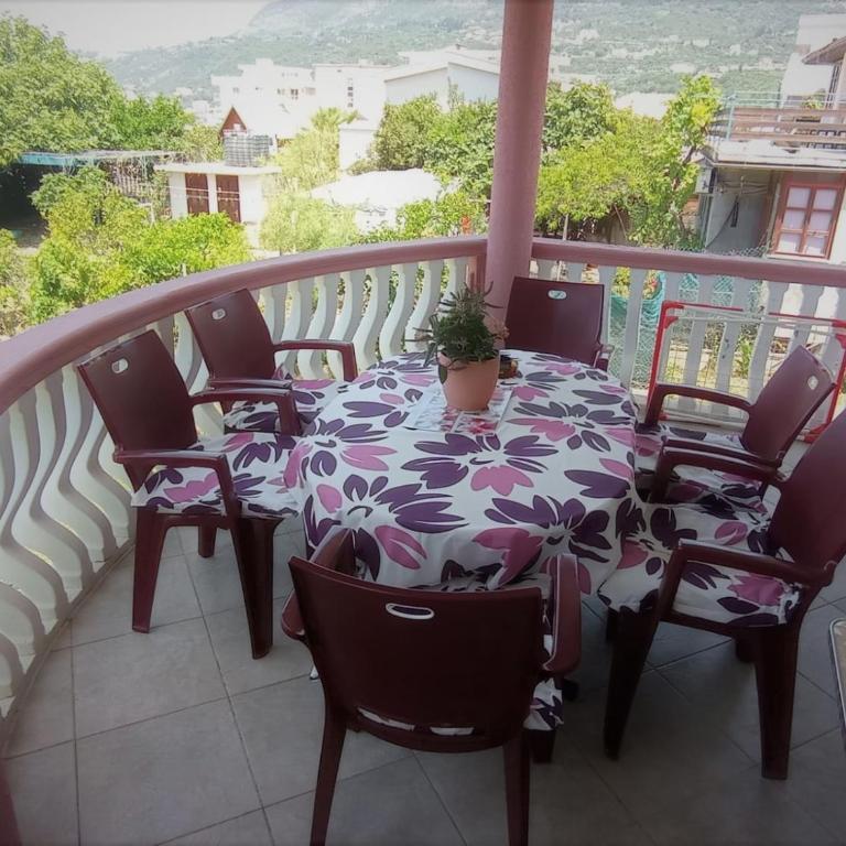 Montenegro Smile - Two-Bedroom Apartment with Balcony - 6