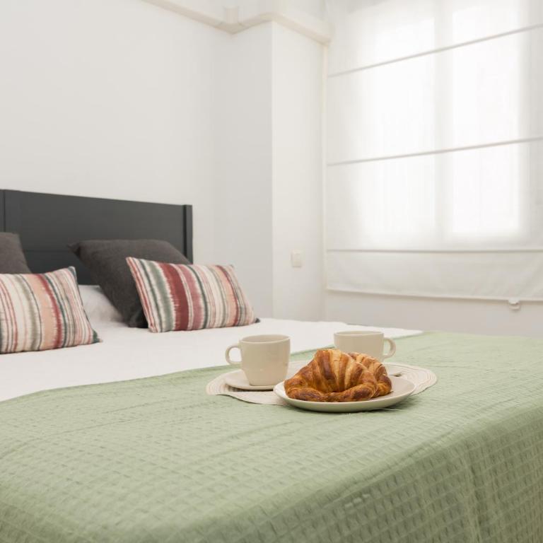 Precioso apartamento con habitacion separada en centro historico de Malaga - Apartamento de 1 dormitorio - 1
