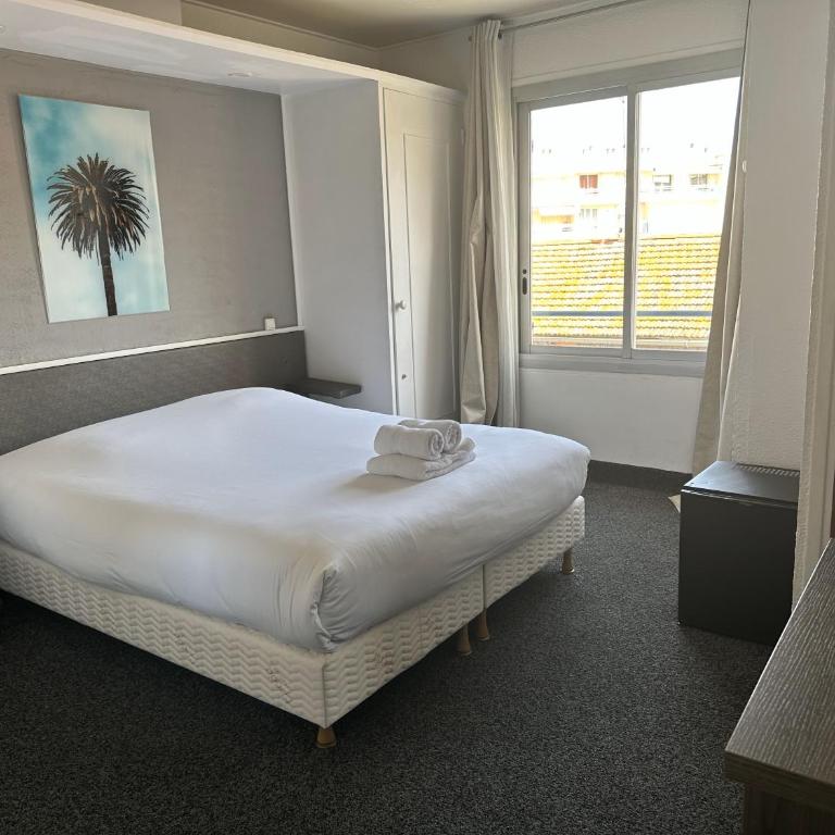 Hôtel le Chardon Bleu - Chambre Double Standard sans Balcon au 2e Étage - Vue sur Rue - 2