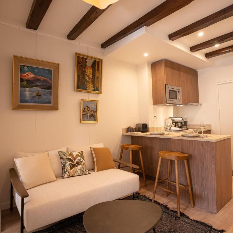 La Suite du 10 - Joli studio avec vue sur le Canal et le Chateau - Appartement - 10