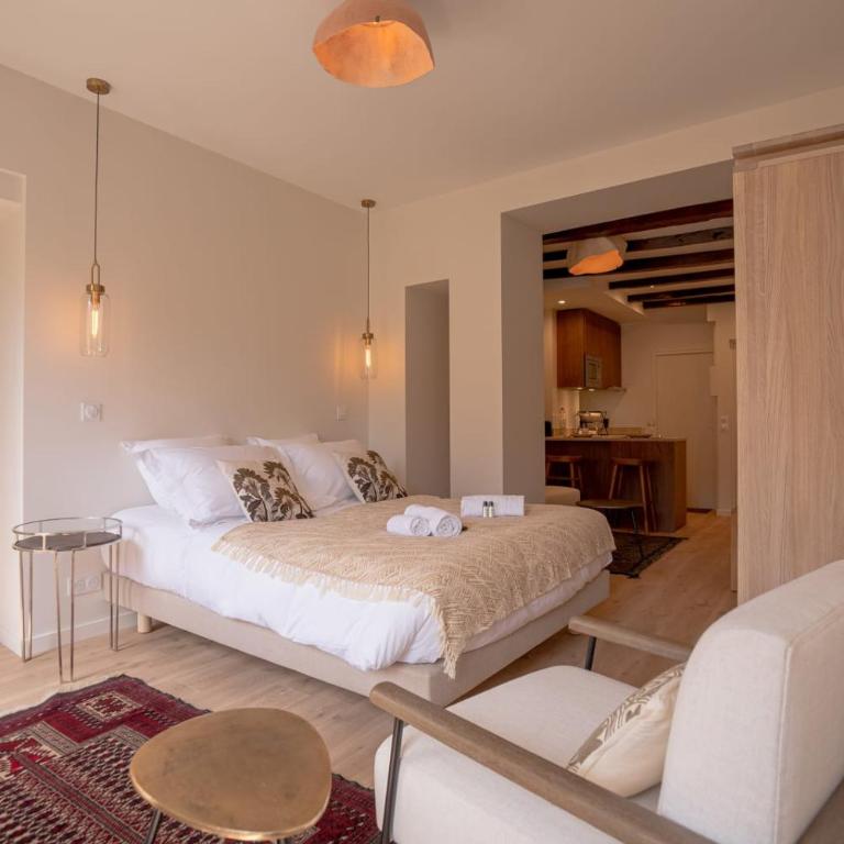 La Suite du 10 - Joli studio avec vue sur le Canal et le Chateau - Appartement - 12