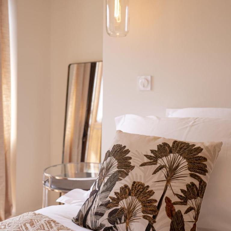 La Suite du 10 - Joli studio avec vue sur le Canal et le Chateau - Appartement - 15