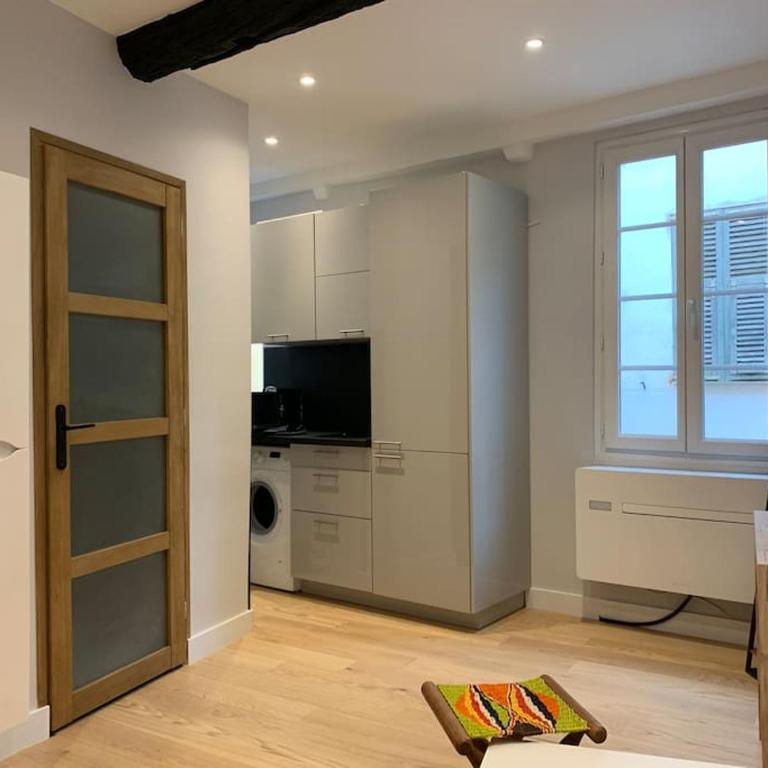 Superbe 2 pièces Top Location Calme et Climatisé - Appartement 1 Chambre - 8