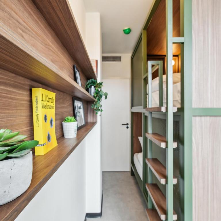 JOST Auberge de Jeunesse Montpellier Centre St Roch - JOST COMMUNITY - Private Dormitory for 6 People - 4