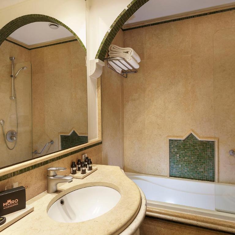 Romano Palace Luxury Hotel - Deluxe Double or Twin Room with Terrace - 3