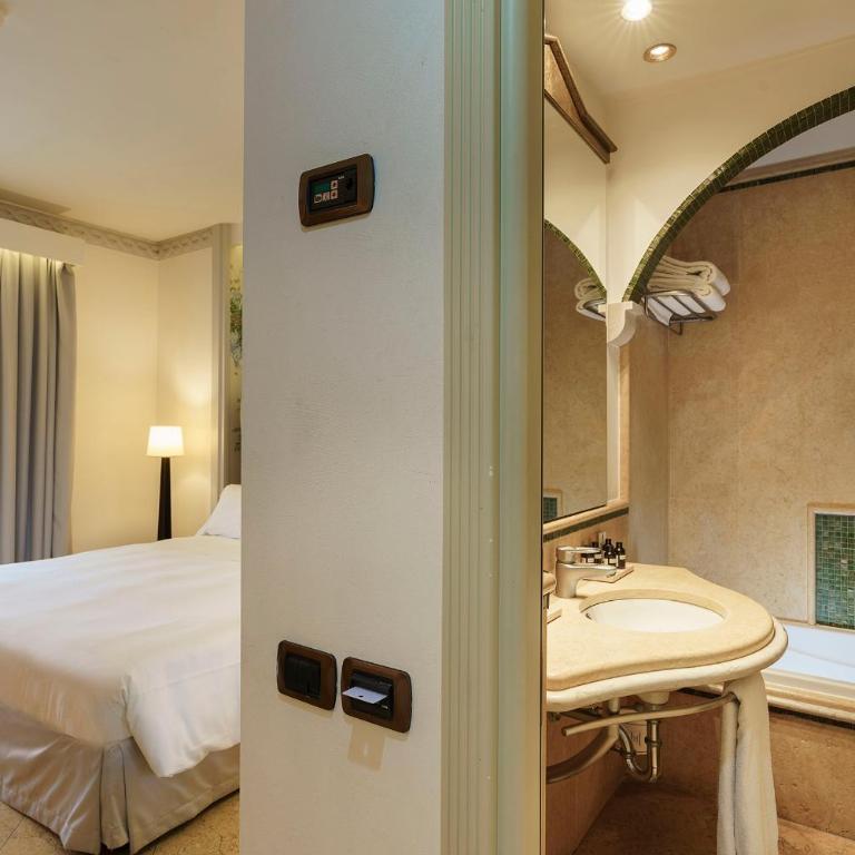 Romano Palace Luxury Hotel - Deluxe Double or Twin Room with Terrace - 6