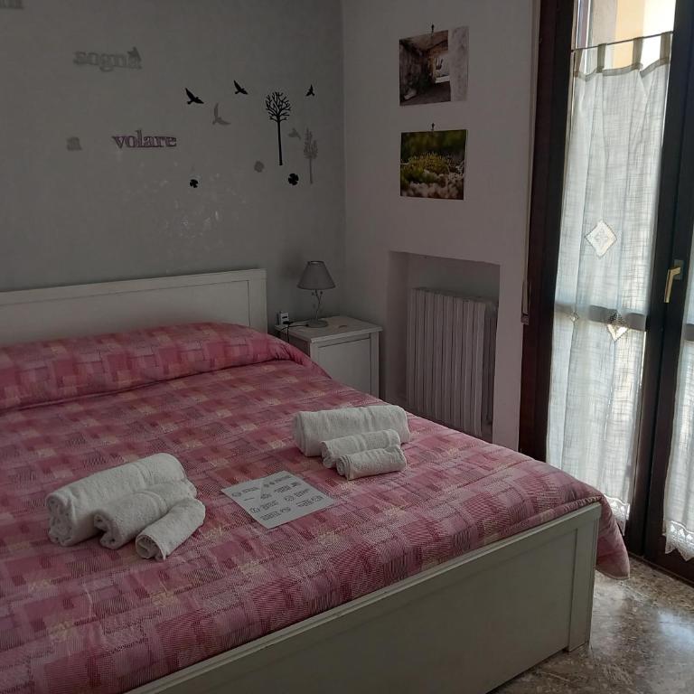 Al Chiaro Di Luna - Camera Matrimoniale con Terrazza e Bagno in Comune - 2
